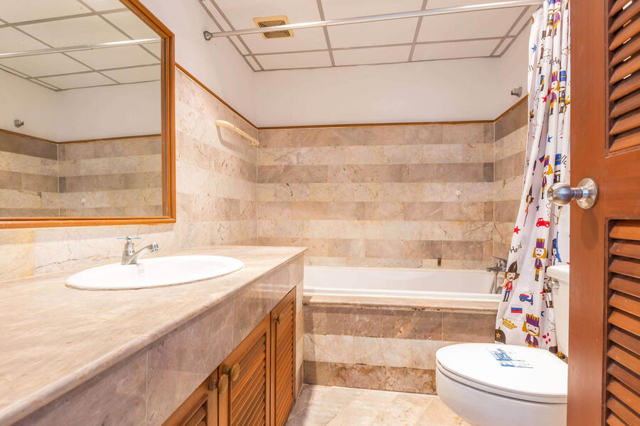 Sukhumvit Suite · 1 bedroom · 63 SqM · Floor 15 · Asoke, Bangkok · Photo 3 Sukhumvit Suite 1-bedroom Condo in Asoke, Bangkok – photo 3