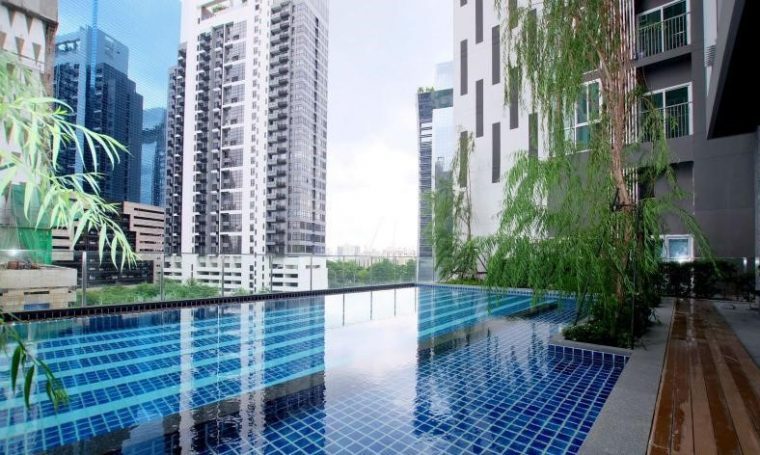 1521372375-noble-revolve-ratchada-pool-1-760x455-1-760x455