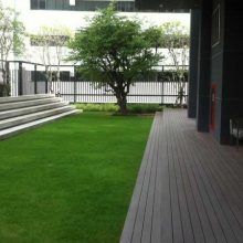 The-Capital-Ekamai-Thonglor-garden-area-700x450