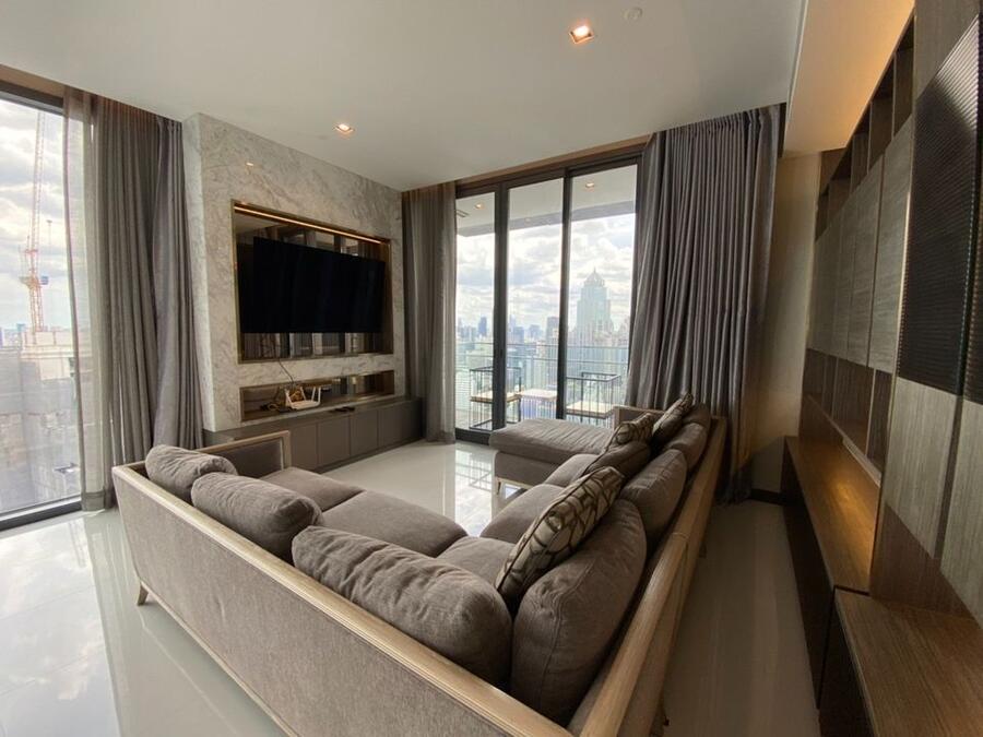 Q1 Sukhumvit · 3 bedroom · 201.76 SqM · Floor 35 · Nana, Bangkok · Photo 1 Q1 Sukhumvit 3-bedroom Condo in Nana, Bangkok – photo 1
