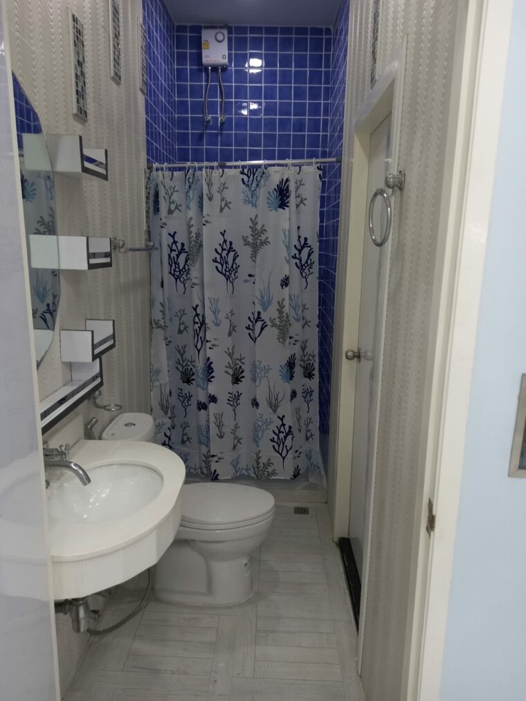 2nd bathroom