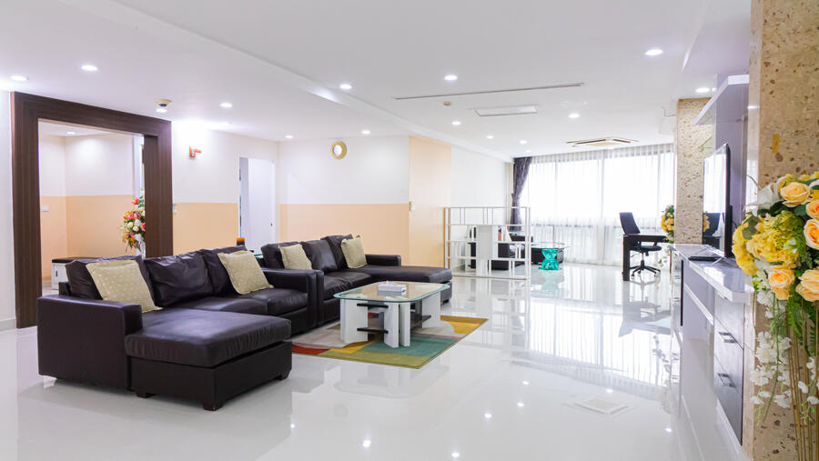 President Park Sukhumvit 24 · 3 bedroom · 265 SqM · Floor 11 · Phrom Phong, Bangkok · Photo 1 President Park Sukhumvit 24 3-bedroom Condo in Phrom Phong, Bangkok – photo 1