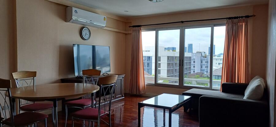 Navin Court · 2 bedroom · 69 SqM · Floor 8 · Nana, Bangkok · Photo 1 Navin Court 2-bedroom Service Apartment in Nana, Bangkok – photo 1
