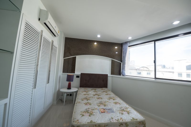 President Park Sukhumvit 24 · 3 bedroom · 225 SqM · Phrom Phong, Bangkok · Photo 2 President Park Sukhumvit 24 3-bedroom Condo in Phrom Phong, Bangkok – photo 2